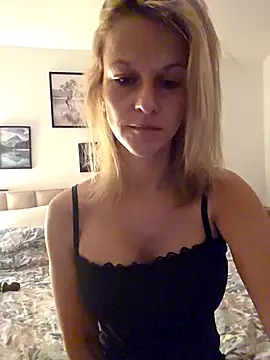 Snapshot of Couple-Kiwii-Orchidee-Boy chatting on June 2026 03:57:01 AM Couple-Kiwii-Orchidee-Boy online show from June 2026 03:57:01 AM