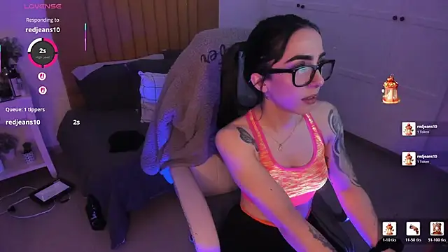 Luna tagliaferri online show from April 2026 07:27:01 PM