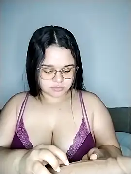 SamanthaStonee online show from June 2026 04:44:01 AM