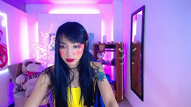 Snapshot of FIORELLA_L chatting on June 2026 12:10:01 PM FIORELLA L online show from June 2026 12:10:01 PM