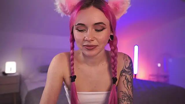 Sarah Pink online show from March 2025 05:28:02 PM