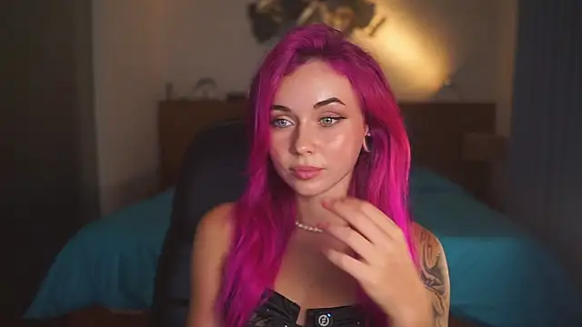 Sarah Pink online show from April 2026 02:11:01 PM