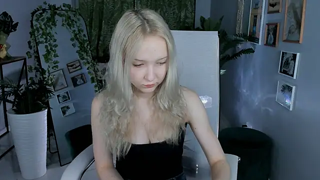 MaoqiBeverly online show from April 2026 03:04:01 AM