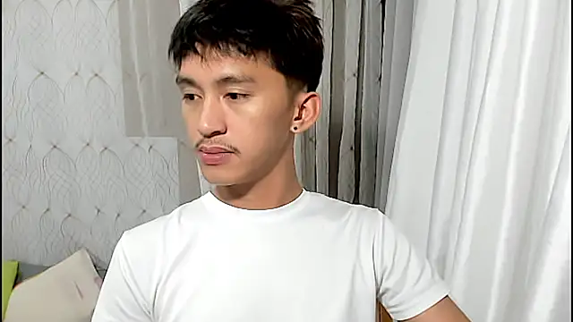  andrie69  online show from April 2026 01:03:01 PM