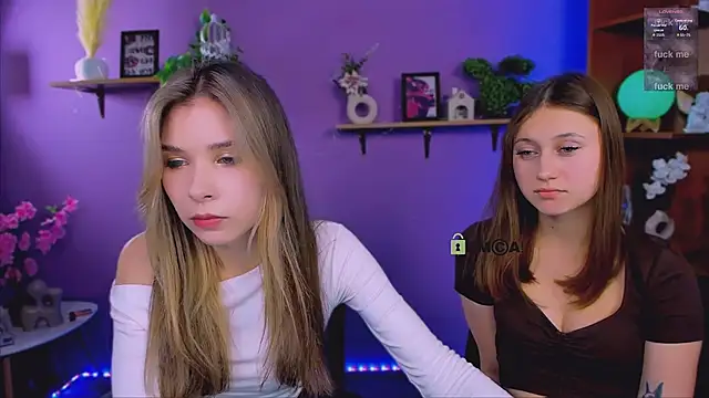 arianaa cat online show from April 2026 11:54:01 PM