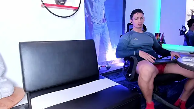 CRISTHIAN WOLF1 online show from July 2026 02:39:01 AM