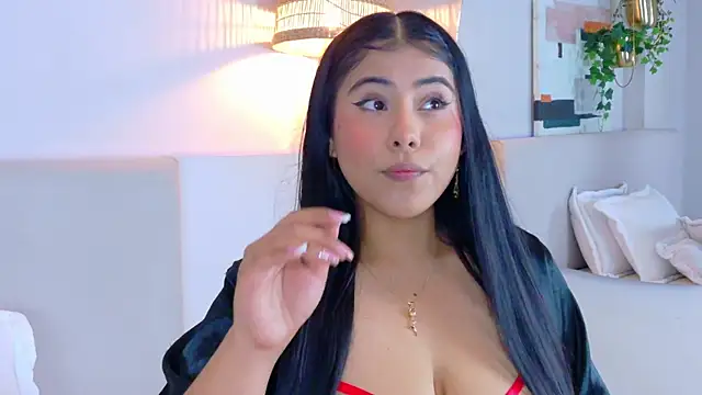 VioletBloomm online show from April 2026 11:38:01 AM