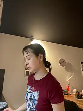 Just-Lilly online show from April 2026 06:10:01 PM