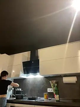 Just-Lilly online show from April 2026 08:01:02 PM