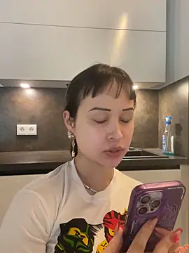 Just-Lilly online show from June 2026 03:45:01 PM