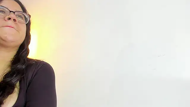 RousMature online show from March 2026 09:51:01 PM