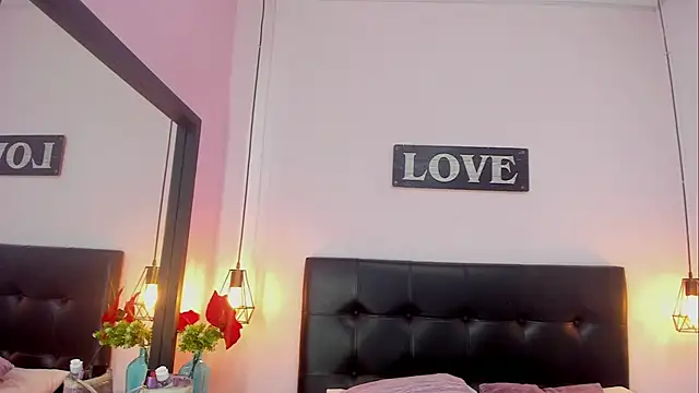 RousMature online show from April 2026 08:03:01 PM