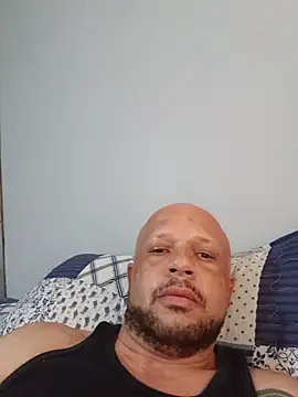 Schinna25 online show from May 2026 06:48:02 PM