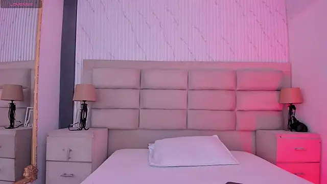 CarolineFyre online show from April 2026 12:30:01 PM