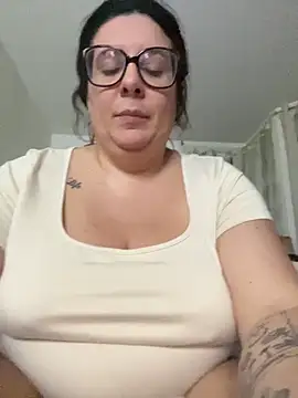 JasmineGlow7 online show from April 2026 09:01:01 PM