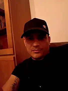 Riccardozz online show from May 2026 01:21:01 AM