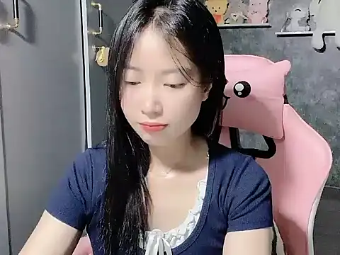 Linne6789 online show from April 2026 06:20:01 PM