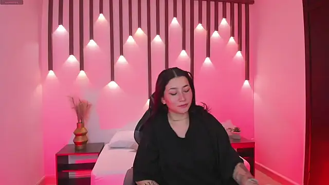 charlottee27  online show from April 2026 02:15:02 AM