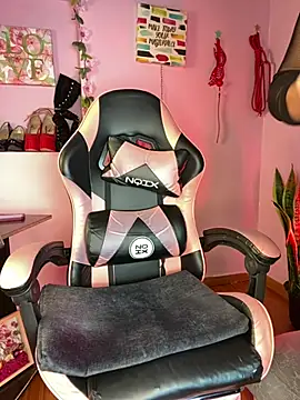 kenia thompsom01 online show from March 2026 11:12:01 PM