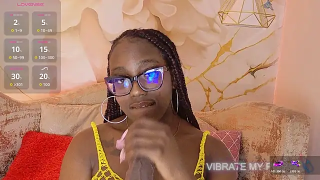 Snapshot of nylaroyale_cr chatting on June 2026 07:49:01 PM nylaroyale cr online show from June 2026 07:49:01 PM