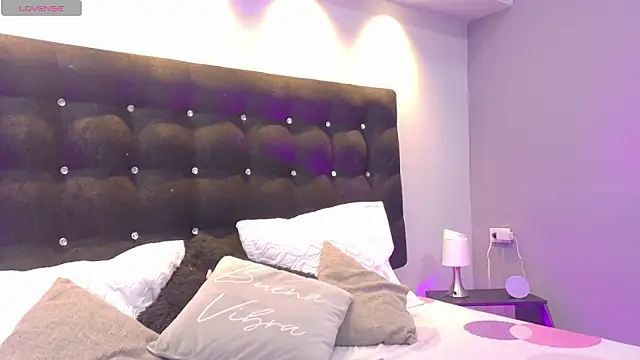 Aitana Oliveira online show from February 2026 08:12:01 PM