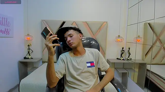 JDWhite18 online show from July 2026 01:29:01 AM