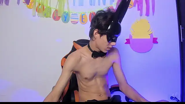 Senpai Lover  online show from April 2026 08:17:01 PM