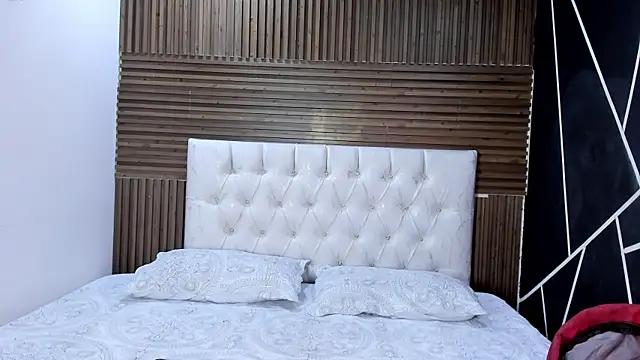 shaden  online show from April 2026 10:14:02 PM