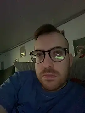 Snapshot of io1Elian chatting on April 2026 02:30:01 PM io1Elian online show from April 2026 02:30:01 PM