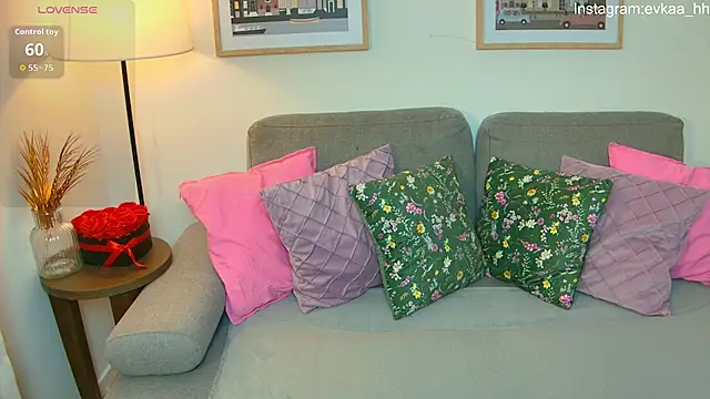 SinLuna  online show from March 2026 06:20:01 PM