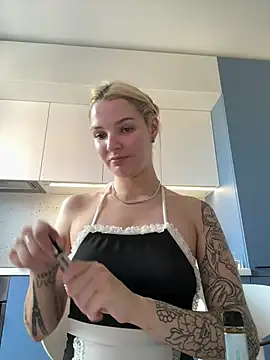SinLuna  online show from June 2026 02:10:02 PM