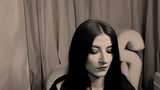 NicoleLuxe online show from March 2026 05:02:01 PM