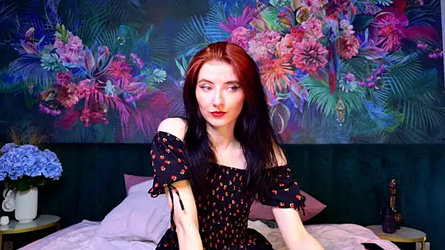 NicoleLuxe online show from June 2026 06:14:01 PM