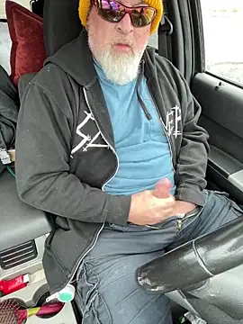 Skippy2420 online show from March 2026 03:19:02 PM