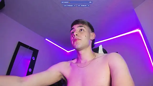 Snapshot of PapiNoha69 chatting on March 2026 02:40:02 AM PapiNoha69 online show from March 2026 02:40:02 AM