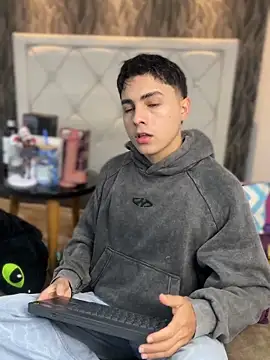 Samu Hott online show from March 2026 08:13:02 PM