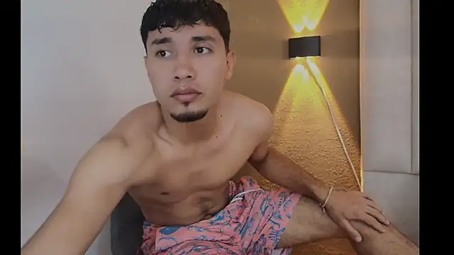 Noah Smith01 online show from April 2026 08:46:02 PM