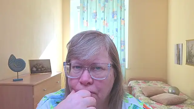 Emma Eclipsee online show from March 2026 10:12:02 AM