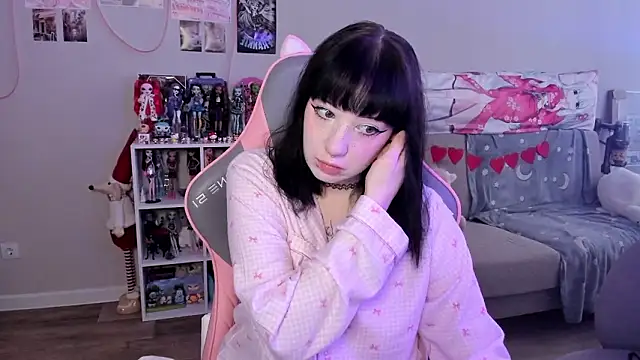 MollysLand online show from February 2026 07:39:02 AM