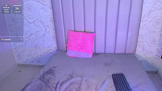 Lya dubois  online show from April 2026 09:09:02 PM