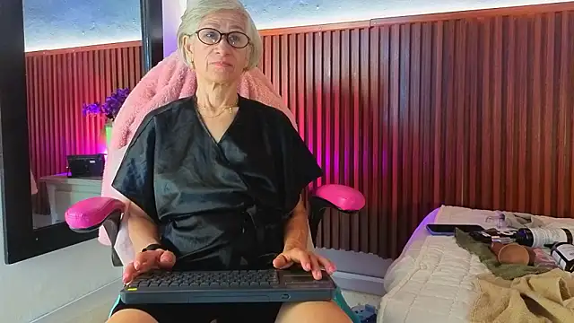 miss monserrate01 online show from February 2026 01:52:01 PM