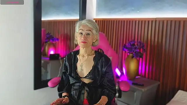 Snapshot of miss_monserrate01 chatting on May 2026 01:30:02 PM miss monserrate01 online show from May 2026 01:30:02 PM