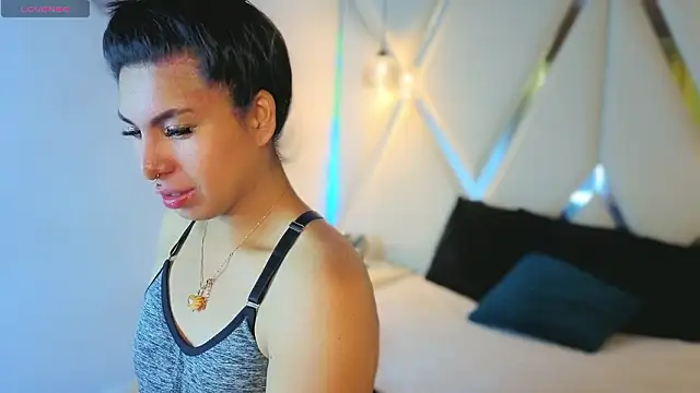 MeelFox online show from March 2026 01:40:02 PM