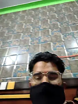 Snapshot of MrCurioX chatting on April 2026 02:33:01 PM MrCurioX online show from April 2026 02:33:01 PM