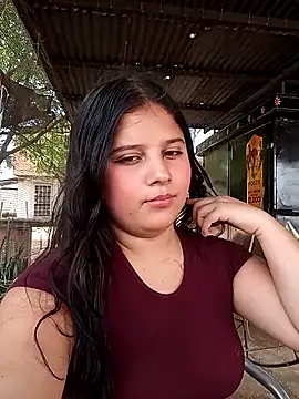 Salome Vivas online show from April 2026 04:48:02 PM