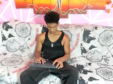 Yoel hot2004 online show from February 2026 05:28:01 PM