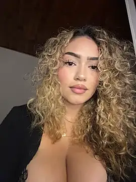 Maddy Beluci online show from March 2026 03:25:01 AM