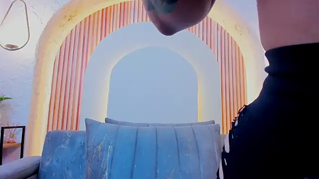 violet scott  online show from March 2026 10:21:02 AM