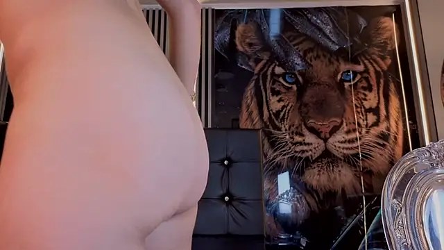 Karolyn rousse online show from February 2026 12:38:02 PM