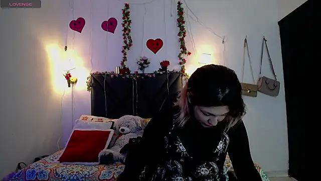 Sharma Amayra online show from April 2026 07:17:02 PM